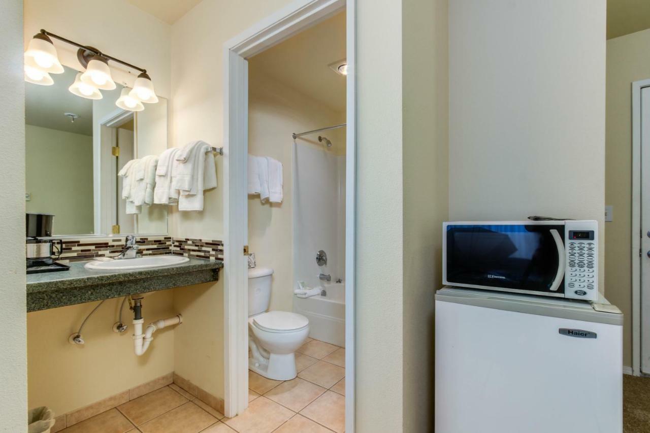 Sandstone Point Hotel Lincoln City Zimmer foto